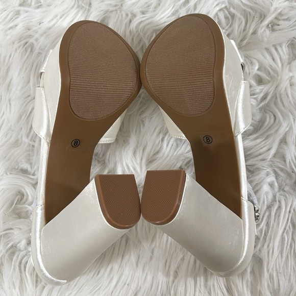 LULUS Crushest White Satin Rhinestone Ankle-Strap Chunky Heels Size 8 NEW - Picture 11 of 16